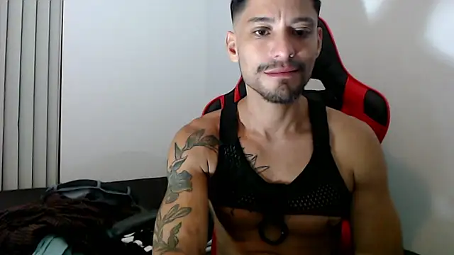 Snapshot of Archie_torres chatting on 02-05-25, 05:20 Archie torres online show from 02-05-25, 05:20