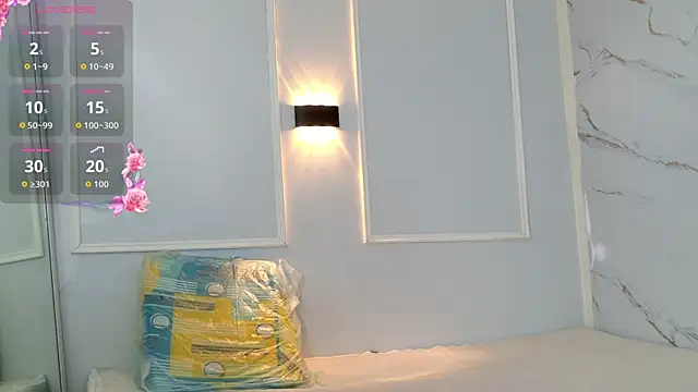 Snapshot of zorravioletta1 chatting on 04-14-26, 12:00 zorravioletta1 online show from 04-14-26, 12:00