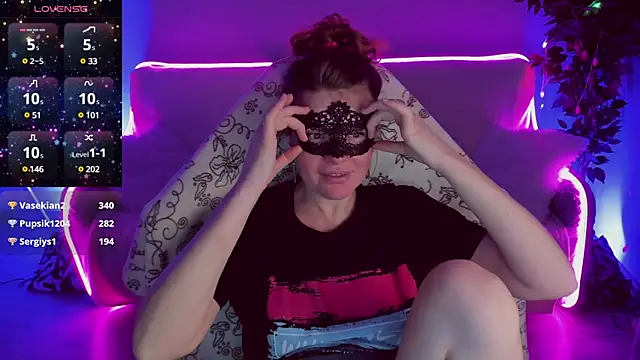 Sexy-Housewife online show from 01-21-25, 04:10