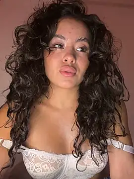 Snapshot of Marie_Rose chatting on 12-05-24, 11:18 Marie Rose online show from 12-05-24, 11:18