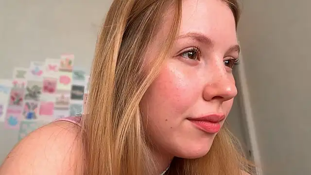 HoneyAudrey online show from 05-04-26, 02:29