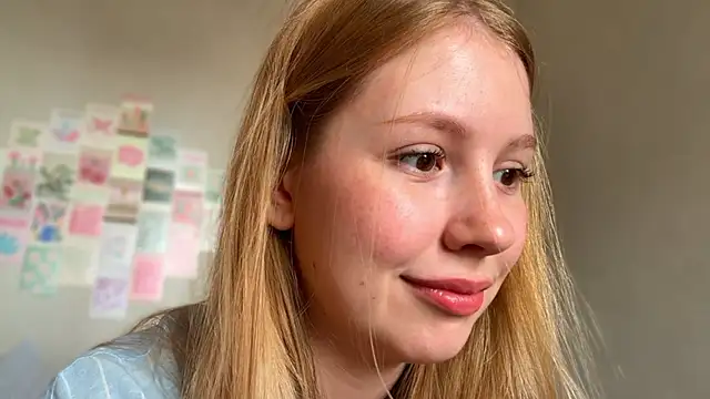 HoneyAudrey online show from 05-19-26, 02:40