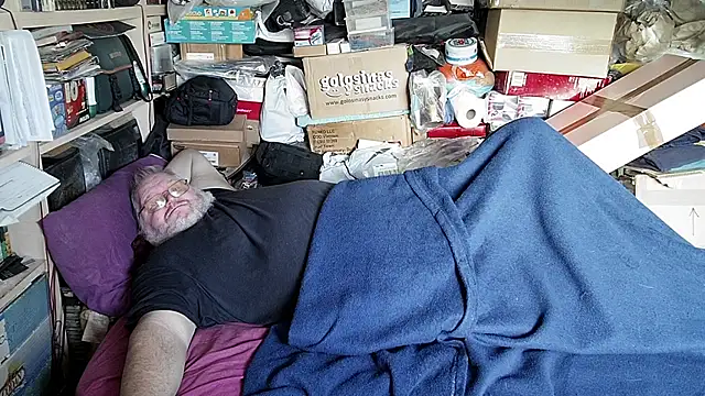 hadeszeuss2 online show from 12-16-25, 03:28