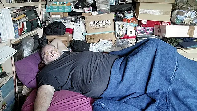 hadeszeuss2 online show from 12-19-25, 02:24