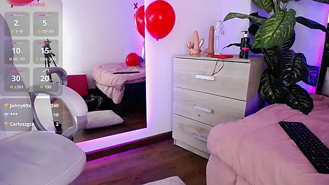 Camille jhonson online show from 02-08-25, 01:44