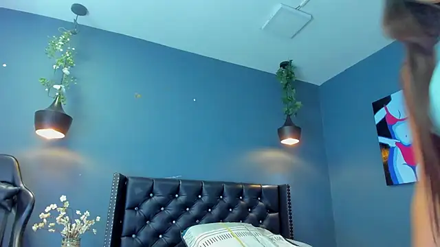 Snapshot of Hannah_Miller__ chatting on 01-24-25, 08:32 Hannah Miller online show from 01-24-25, 08:32