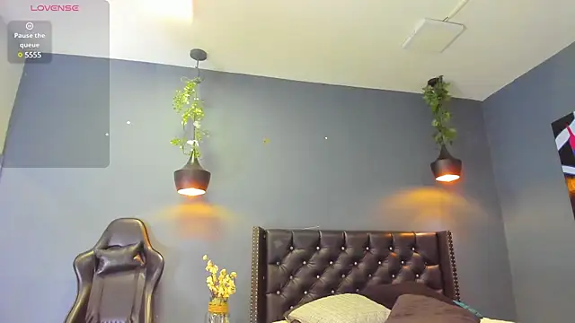 Snapshot of Hannah_Miller__ chatting on 02-10-25, 05:41 Hannah Miller online show from 02-10-25, 05:41