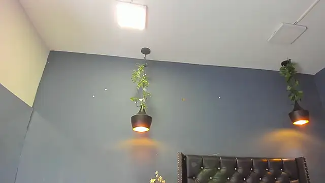 Snapshot of Hannah_Miller__ chatting on 02-14-25, 05:36 Hannah Miller online show from 02-14-25, 05:36