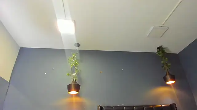 Snapshot of Hannah_Miller__ chatting on 02-19-25, 05:38 Hannah Miller online show from 02-19-25, 05:38