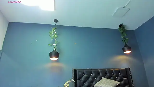 Snapshot of Hannah_Miller__ chatting on 03-08-25, 05:33 Hannah Miller online show from 03-08-25, 05:33