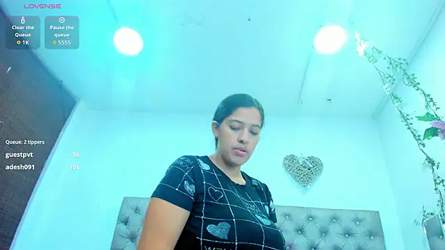 Snapshot of Hannah_Miller__ chatting on 09-19-25, 05:13 Hannah Miller online show from 09-19-25, 05:13