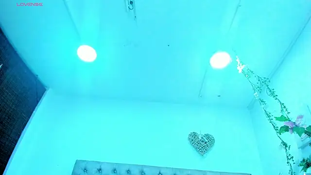 Snapshot of Hannah_Miller__ chatting on 09-20-25, 05:14 Hannah Miller online show from 09-20-25, 05:14