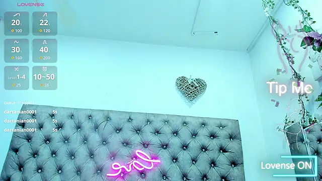 Snapshot of Hannah_Miller__ chatting on 10-03-25, 05:21 Hannah Miller online show from 10-03-25, 05:21