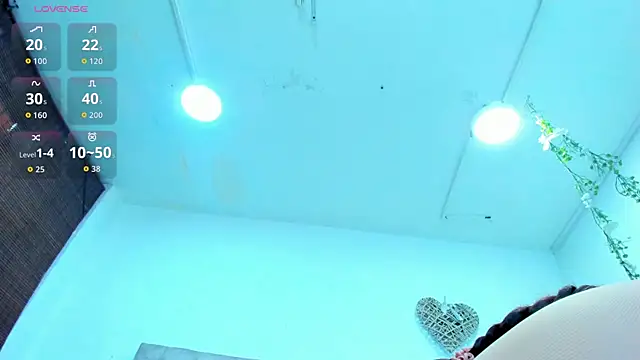 Snapshot of Hannah_Miller__ chatting on 10-07-25, 05:32 Hannah Miller online show from 10-07-25, 05:32