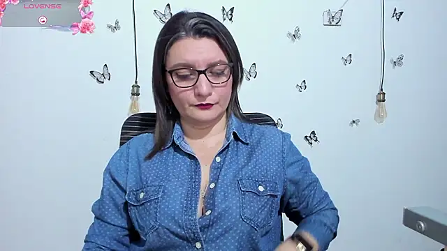 Snapshot of Amie_Adams82_ chatting on 01-14-26, 01:28 Amie Adams82 online show from 01-14-26, 01:28