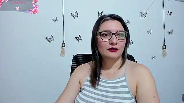 Snapshot of Amie_Adams82_ chatting on 01-16-26, 01:37 Amie Adams82 online show from 01-16-26, 01:37