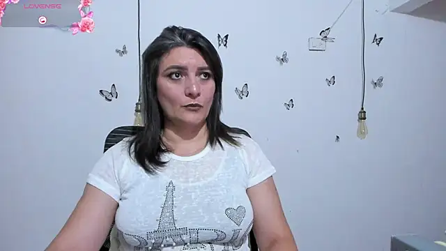 Amie Adams82  online show from 06-23-26, 01:31