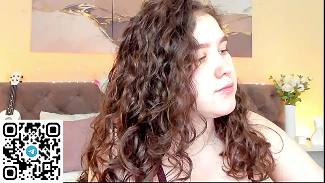 Snapshot of Ariella_Sol chatting on 01-22-25, 04:13 Ariella Sol online show from 01-22-25, 04:13