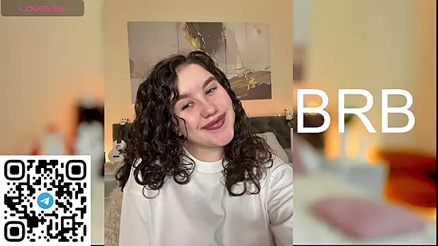 Snapshot of Ariella_Sol chatting on 02-06-25, 04:10 Ariella Sol online show from 02-06-25, 04:10