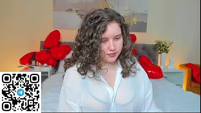 Snapshot of Ariella_Sol chatting on 02-13-25, 04:43 Ariella Sol online show from 02-13-25, 04:43