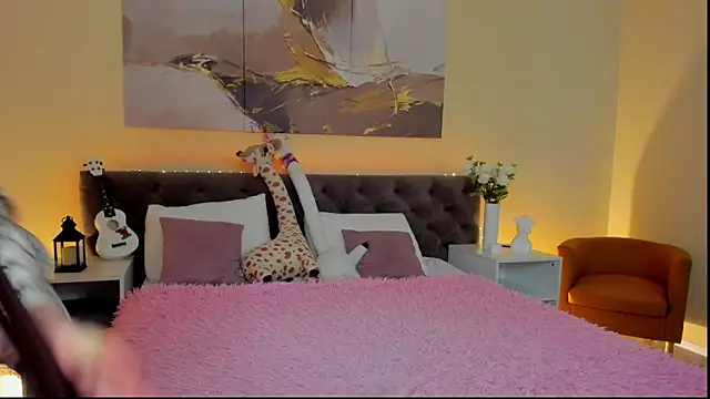 Snapshot of Ariella_Sol chatting on 03-14-25, 01:05 Ariella Sol online show from 03-14-25, 01:05