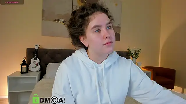 Snapshot of Ariella_Sol chatting on 10-10-25, 01:04 Ariella Sol online show from 10-10-25, 01:04