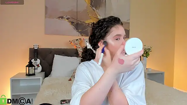 Snapshot of Ariella_Sol chatting on 10-21-25, 01:28 Ariella Sol online show from 10-21-25, 01:28