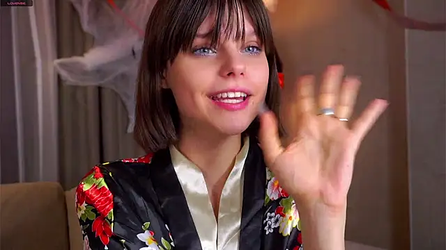 RexanneHatt online show from 10-30-25, 01:18