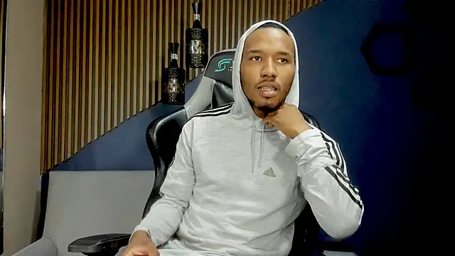 Snapshot of JamesParck chatting on 01-22-25, 12:38 JamesParck online show from 01-22-25, 12:38