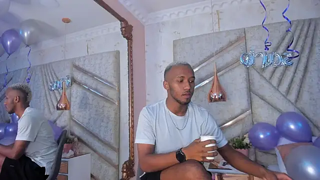 Snapshot of JamesParck chatting on 02-16-25, 12:21 JamesParck online show from 02-16-25, 12:21