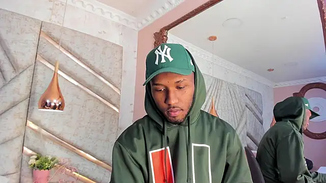 Snapshot of JamesParck chatting on 03-12-25, 12:04 JamesParck online show from 03-12-25, 12:04