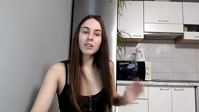 Snapshot of SierraSky_ chatting on 12-20-24, 06:13 SierraSky online show from 12-20-24, 06:13