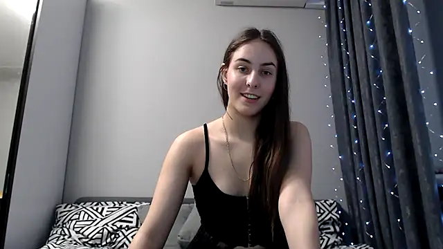 Snapshot of SierraSky_ chatting on 02-08-25, 09:15 SierraSky online show from 02-08-25, 09:15