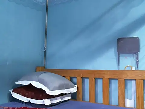 Snapshot of cocolicky chatting on 09-29-25, 01:49 cocolicky online show from 09-29-25, 01:49