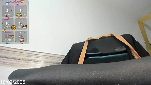 Snapshot of Victtoria_Parker chatting on 03-10-25, 11:38 Victtoria Parker online show from 03-10-25, 11:38