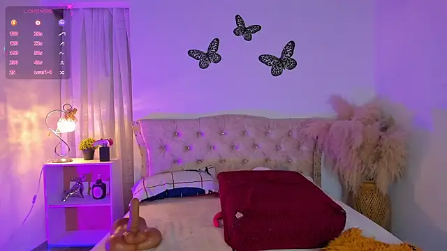 Sarahballiston  online show from 10-15-25, 11:16