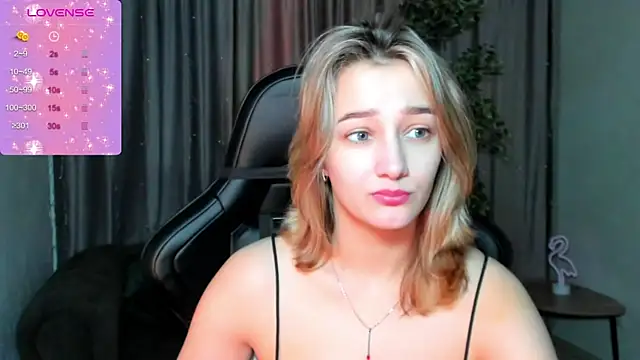 Snapshot of Sinty_Noria chatting on 01-14-25, 01:04 Sinty Noria online show from 01-14-25, 01:04