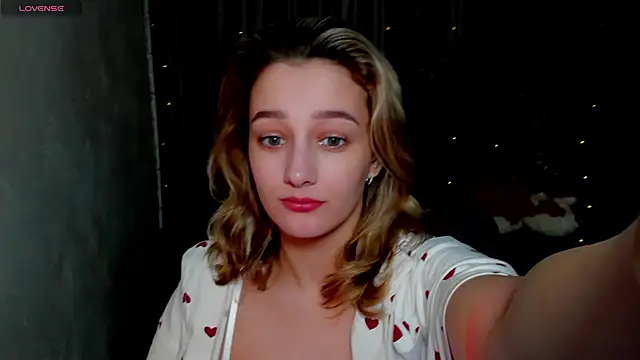 Snapshot of Sinty_Noria chatting on 02-11-25, 04:33 Sinty Noria online show from 02-11-25, 04:33