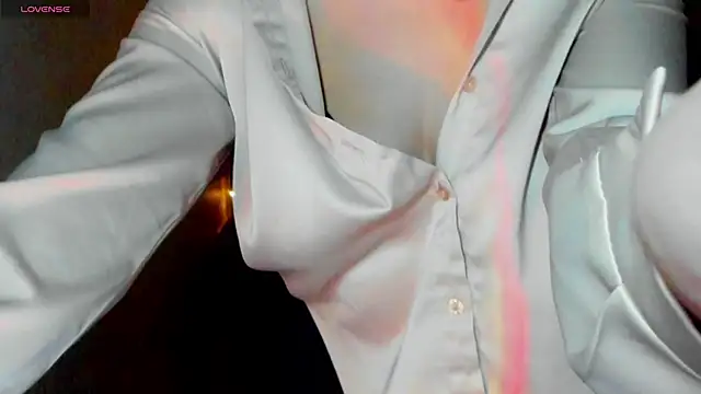 Snapshot of Sinty_Noria chatting on 02-17-25, 07:26 Sinty Noria online show from 02-17-25, 07:26