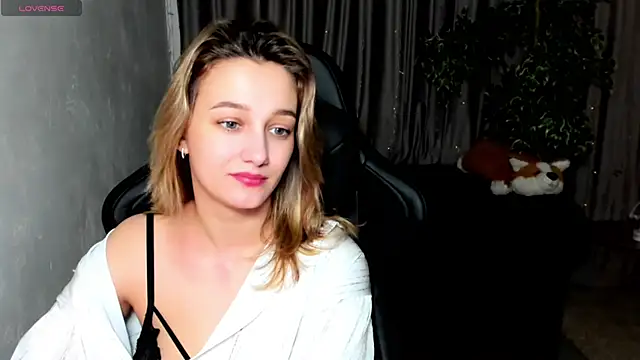 Snapshot of Sinty_Noria chatting on 02-25-25, 04:14 Sinty Noria online show from 02-25-25, 04:14