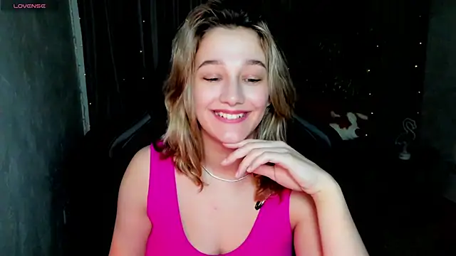 Snapshot of Sinty_Noria chatting on 03-05-25, 04:13 Sinty Noria online show from 03-05-25, 04:13