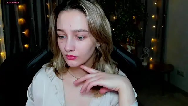 Snapshot of Sinty_Noria chatting on 03-10-25, 01:12 Sinty Noria online show from 03-10-25, 01:12