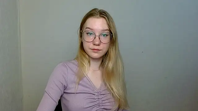 cindi hot online show from 11-15-25, 09:39