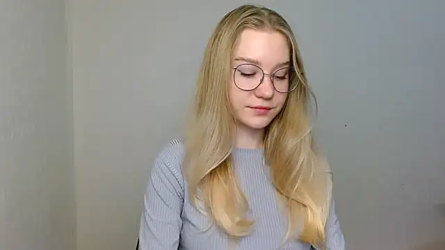 cindi hot online show from 12-19-25, 10:44