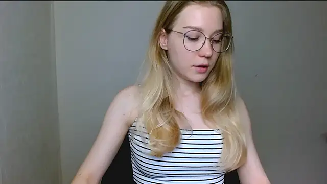 cindi hot online show from 12-20-25, 03:19