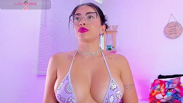 Snapshot of EmillySanders chatting on 02-07-25, 09:15 EmillySanders online show from 02-07-25, 09:15