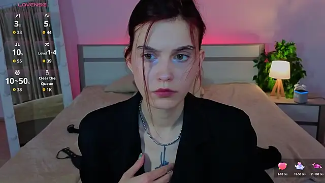 SusieMorris online show from 11-10-25, 09:41