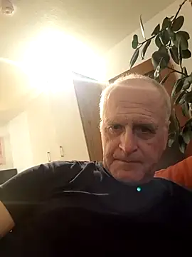 Milkasahne64 online show from 11-13-25, 09:58