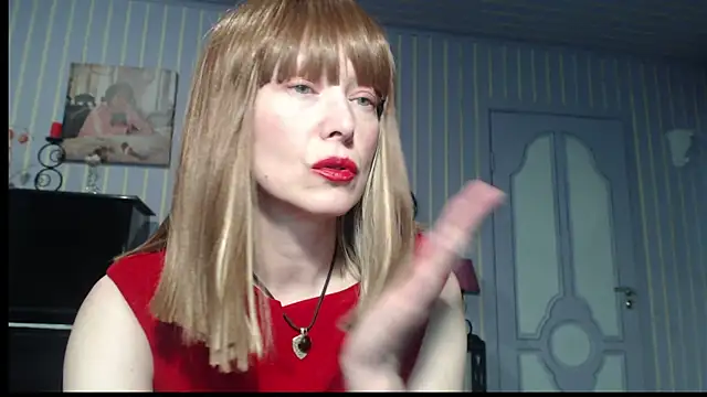 Snapshot of Marquise555 chatting on 02-23-26, 04:15 Marquise555 online show from 02-23-26, 04:15