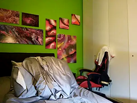 Snapshot of MASTERMONEY chatting on 09-09-25, 09:47 MASTERMONEY online show from 09-09-25, 09:47